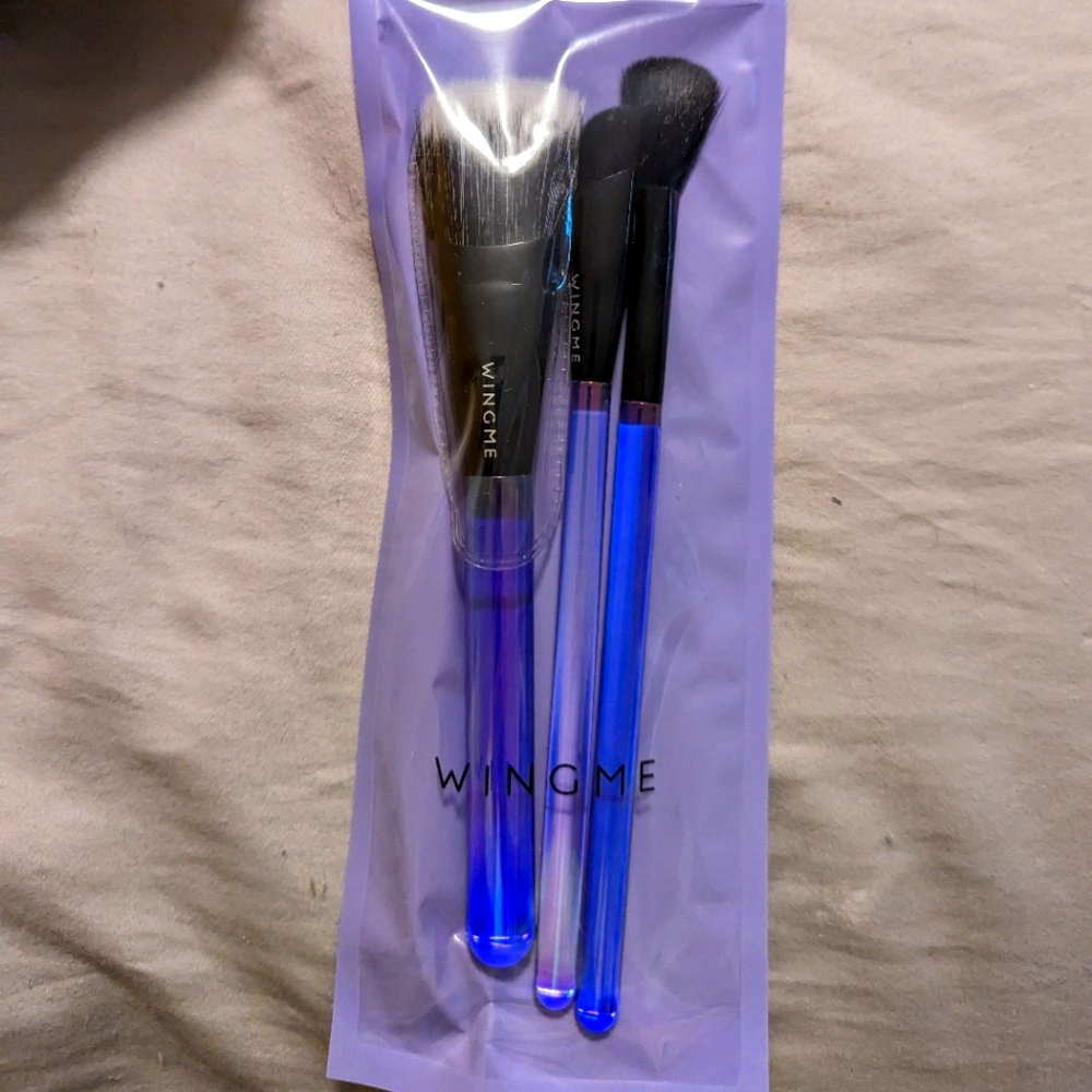 Make-up brushes